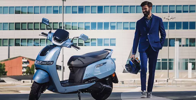 TVS iQube S (L3e) image